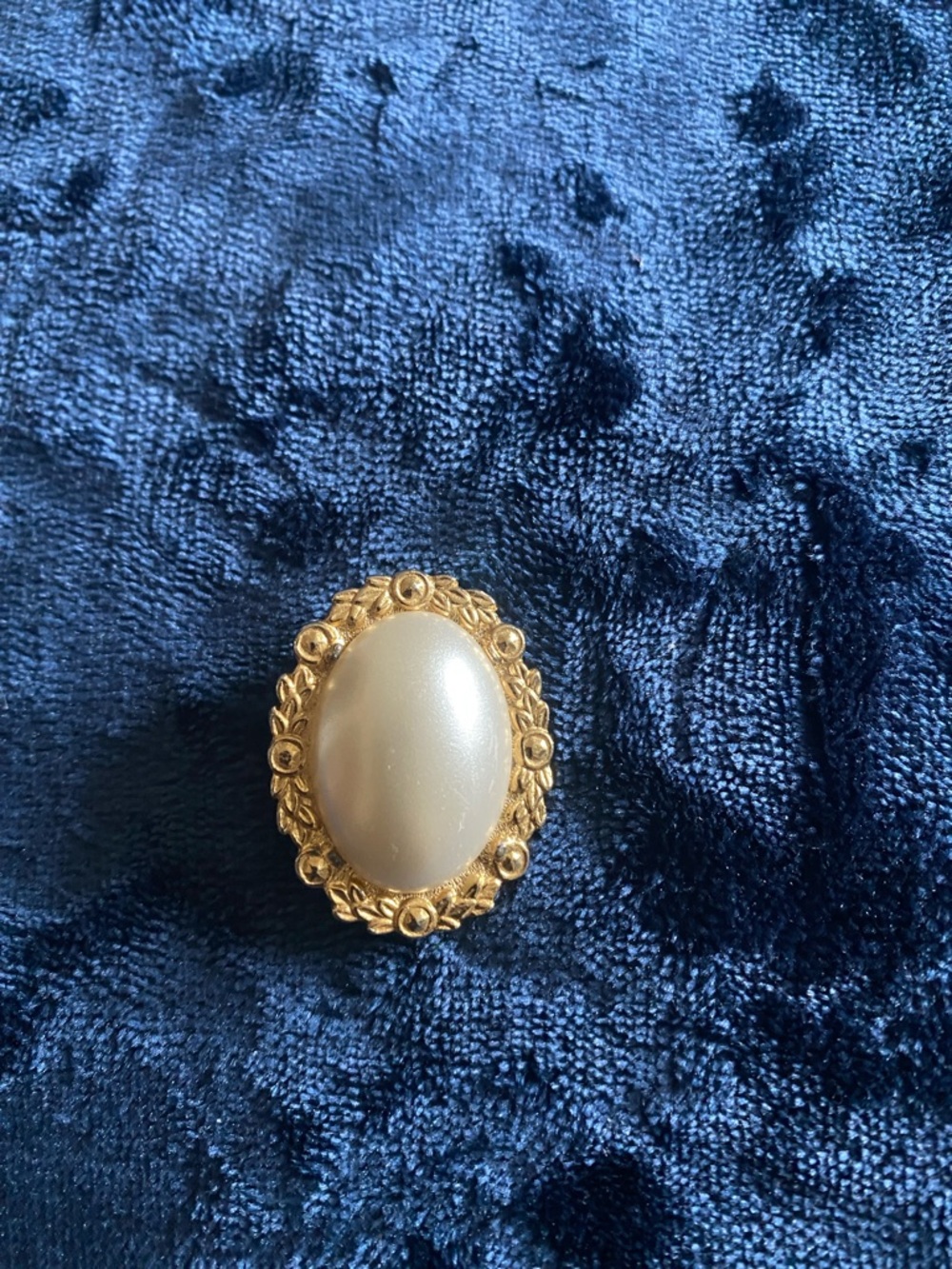 Gold-Tone Faux Pearl Oval Statement Brooch